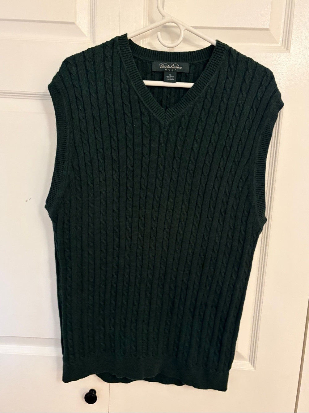 Men's Dark Green Cable Knit V-Neck Sweater Vest